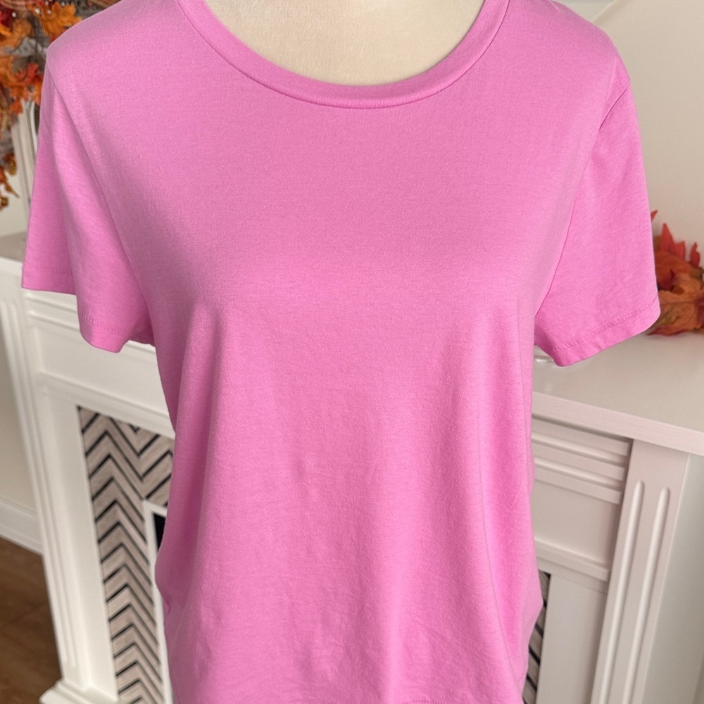 Universal Thread Vibrant Pink Short Sleeve Tee